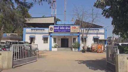 સાવલી: તાલુકાના એક ગામમાં ઘરમાં ઘૂસી પરિણીતા સાથે દુષ્કર્મ આચરનાર આરોપીની પોલીસે ધરપકડ કરી