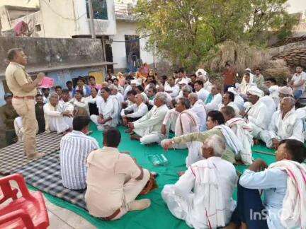 महवा: खेड़ला गदाली व पलानहेडा में थाना अधिकारी ने सीएलजी सदस्यों व ग्रामीणों की ली बैठक