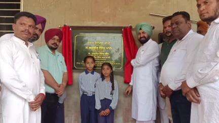 ਸਰਦੂਲਗੜ੍ਹ: ਵਿਧਾਇਕ ਗੁਰਪ੍ਰੀਤ ਸਿੰਘ ਬਣਾਂਵਾਲੀ ਨੇ ਜਗਤਗੜ ਬਾਂਦਰਾ ਅਤੇ ਚੂਹੜੀਆਂ ਸਰਕਾਰੀ ਸਕੂਲਾਂ ਚ ਵੱਖ ਵੱਖ ਪ੍ਰੋਜੈਕਟਾਂ ਦੇ ਕੀਤੇ ਉਦਘਾਟਨ