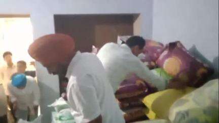 ਸੁਨਾਮ: ਖੇਤੀਬਾੜੀ ਵਿਭਾਗ ਵੱਲੋਂ ਪੰਜਾਬ ਸਰਕਾਰ ਦੁਆਰਾ ਬੈਨ ਕੀਤੇ ਬੀਜਾਂ ਨੂੰ ਲੈ ਕੇ ਸੁਨਾਮ ਵਿਖੇ ਵੱਖ-ਵੱਖ ਦੁਕਾਨਾਂ ਦੀ ਕੀਤੀ ਚੈਕਿੰਗ