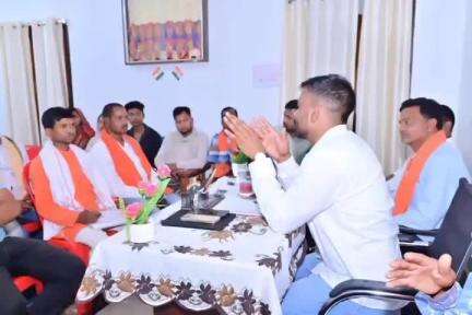 बतौली: बतौली सहित सीतापुर विधानसभा क्षेत्र के कुम्हार समाज के साथ विधायक रामकुमार ने मीटिंग की, समाज हित में होंगे काम