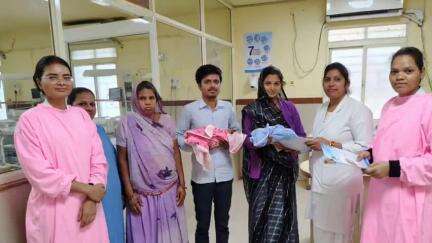 खुजनेर: राजगढ़ जिला अस्पताल के एनएनसीयू वार्ड से कम वज़न वाली बालिका को 21 दिन बाद स्वस्थ होने पर डिस्चार्ज किया गया