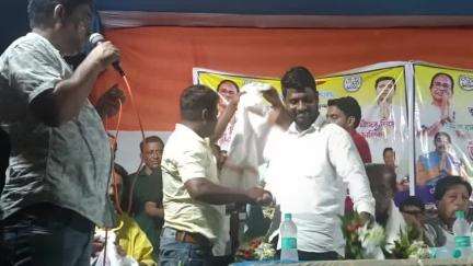 সিউড়ি ২: দমদমা অঞ্চলের গোয়াল গ্রামে কর্মী সভার আয়োজন করা হয়েছিল সিউড়ি ২ নম্বর ব্লক তৃণমূল কংগ্রেসের পক্ষ থেকে
