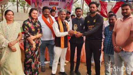 बेरला: साजा में साजा प्रीमियर लीग क्रिकेट प्रतियोगिता के पुरस्कार वितरण समारोह में विधायक ईश्वर साहू शामिल हुए