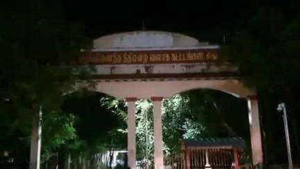 வலங்கைமான்: திருவாரூர்: வலங்கைமான் அருகே சிறுமிக்கு பாலியல் தொல்லை கொடுத்த வழக்கில் கட்டிட தொழிலாளிக்கு மகிளா  நீதிமன்றம் 40 ஆண்டுகள் கடுங்காவல் சிறை தண்டனை