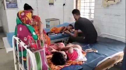 স্বরূপনগর: কুকুরের কামড়ে আহত একাধিক শিশু থেকে বৃদ্ধ, বেশ কয়েকজন সারাফুল হাসপাতালে ভর্তি