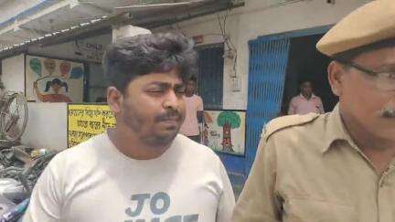 পাথরপ্রতিমা: অভিযুক্তকে হেপাজতে নিয়ে মাদারপাড়ায় চুরি যাওয়া জনস্বাস্থ্য কারিগরি দপ্তরের জিনিস উদ্ধার করল পুলিশ, ধৃতকে পেশ আদালতে