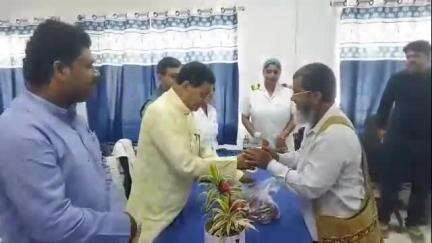 কালনা ১: কালনা মহকুমা হসপিটালে হজযাত্রীদের টিকাকরণ কর্মসূচিতে উপস্থিত রাজ্যের প্রাণিসম্পদ দপ্তরের মন্ত্রী