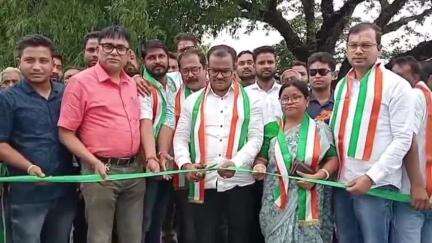 কোচবিহার ২: কোচবিহার পুন্ডিবাড়ি থেকে নুরুদ্দিনের মাথা পর্যন্ত প্রায় ১০:৩০ কিলোমিটার রাস্তার কাজের সূচনা করলেন RKS সদস্য