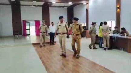भिनगा: पुलिस लाइन भिनगा में पुलिस भर्ती प्रक्रिया में अभ्यर्थियों के मेडिकल व चरित्र सत्यापन का निरीक्षण किया SP ने