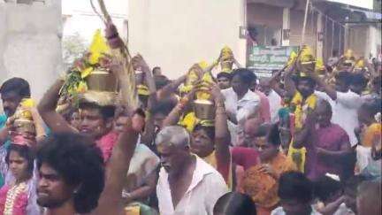 கயத்தாறு: ஸ்ரீ காந்தாரி அம்மன் கோவில் கொடை விழாவை முன்னிட்டு பால்குட ஊர்வலம் வெகு விமர்சையாக நடைபெற்றது