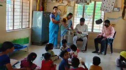 జమ్మలమడుగు: గ్రామ పంచాయతీ పరిధిలో ఎంపీడీఓ ముకుంద రెడ్డి ఆధ్వర్యంలో అధికారుల గ్రామ సందర్శన కార్యక్రమం