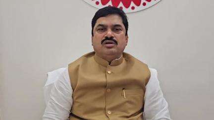 जामखेड: चौंडी येथे होणाऱ्या मंत्रिमंडळाच्या खर्चाची चुकीची माहिती प्रसारित केल्याने  सभापती राम शिंदे यांनी दिली प्रतिक्रिया
