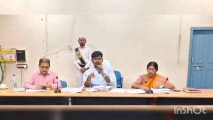 భద్రాచలం: పాఠశాలల్లో మౌలిక వసతులు తీసుకోవడానికి తీసుకోవాల్సిన కార్యాచరణపై అధికారులతో సమీక్ష నిర్వహించిన ITDA పీవో