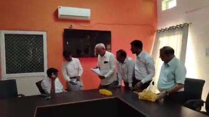 निवाई: जयपुर रोड स्थित नगर पालिका भवन में नगरपालिका कर्मचारी फैडरेशन की बैठक संपन्न हुई