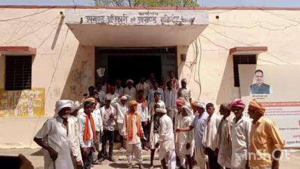 पीपलखूंट: ग्राम रीछड़ी को ग्राम पंचायत घोषित करने की मांग तेज, ग्रामीणों ने पीपलखूंट में SDM को सौंपा ज्ञापन