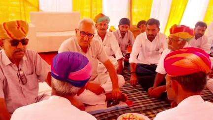 सिणधरी: सिवाना विधायक हमीर सिंह भायल ने रमणीया में आयोजित वैवाहिक कार्यक्रम में की शिरकत, नव दंपति को दिया आशीर्वाद