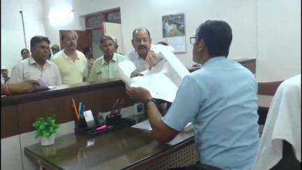 राऊ: एमआर-2 सड़क निर्माण में एलाइनमेंट और सेंट्रल लाइन को लेकर रहवासियों ने सवाल उठाए, कलेक्टर ने जांच के निर्देश दिए