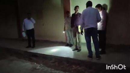 गावां: डीएसओ समेत रांची से आए अधिकारी ने गावां एफसीआई गोदाम का निरीक्षण किया
