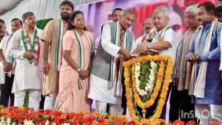 ಮೂಡಿಗೆರೆ: ಪಟ್ಟಣದ ರೈತಭವನದಲ್ಲಿ ಸರ್ಕಾರದ ನಡೆ ಕಾರ್ಯಕರ್ತರ ಕಡೆ ಎಂಬ ಕಾರ್ಯಕ್ರಮ, ಉಸ್ತುವಾರಿ ಸಚಿವ ಕೆ.ಜೆ.ಜಾರ್ಜ್ ಭಾಗಿ