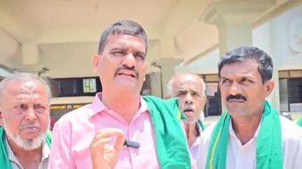 ಶ್ರೀನಿವಾಸಪುರ: ಮಾವು ಮಾರುಕಟ್ಟೆಗೆ ಮೂಲಭೂತ ಸೌಕರ್ಯಗಳನ್ನು  ಒದಗಿಸುವಂತೆ ಪಟ್ಟಣದಲ್ಲಿ ರೈತ ಸಂಘ ಆಗ್ರಹ