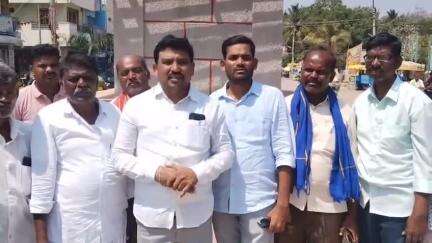 కళ్యాణదుర్గం: మల్లాం గ్రామంలో దళితులను బహిష్కరించిన వారిపై  కఠిన చర్యలు తీసుకోవాలి: కళ్యాణదుర్గంలో సీపీఐ తాలూకా అధ్యక్షులు గోపాల్