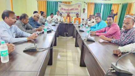 घट्टिया: विधायक सतीश मालवीय मप्र विधानसभा कृषि विकास समिति की बैठक में शामिल हुए