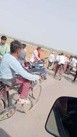 नेनी में मटियार में कपड़ा बल्ड में डूबा हुआ था देखने लगा कि शायद ही किसी को लेकर काफी उत्साहित है