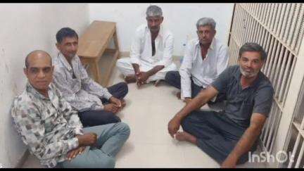 કુતિયાણા: ધરસન ગામ વિસ્તારમાંથી જુગાર રમતા 5 શખ્સને પોલીસે રૂ.40,730ના મુદ્દામાલ સાથે ઝડપી લીધા