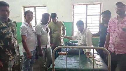 বলরামপুর: নিখোঁজ ছিলেন হুগলির IIT-র ছাত্র, বলরামপুরে অজ্ঞান অবস্থায় উদ্ধার যুবক, পরিবারের হাতে তুলে দিল পুলিশ