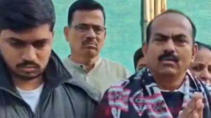 शिरूर: अतिरेकी हल्ल्यानंतर हडपसर, दौंड, शिरूर चे 65 पर्यटक ट्रिप सोडून पहलगामवरून श्रीनगरला परतले.