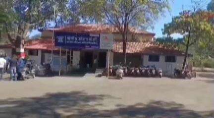 मोर्शी: महसूल विभाग व पोलिसांच्या संयुक्त कारवाईत उमरखेडजवळ अवैध वाळूचे ९ डंपर पोलिसांनी केले जप्त