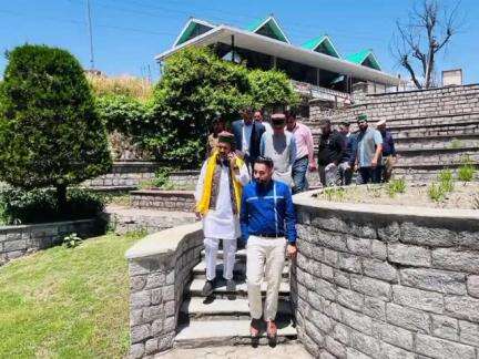 सराहन: लोक निर्माण विभाग के मंत्री विक्रमादित्य सिंह ने सराहन क्षेत्र का दौरा किया, मां भीमा काली के किए दर्शन