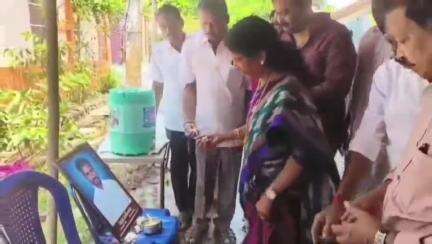 విద్యుత్ షాక్‌కు గురై మృతి చెందిన సురేష్ బాబు కుటుంబాన్ని పరామర్శించిన మాజీ ఎంపీ, వైకాపా ఇన్‌ఛార్జ్‌ వంగా గీత