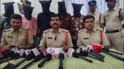 దేవరపల్లిలో ఐదుగురు అంతరాష్ట్ర దొంగల ముఠా అరెస్ట్
