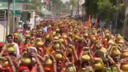 बाढ़: बाढ़ के मसुदबीघा में नवनिर्मित शिव मंदिर में प्राण प्रतिष्ठा के लिए निकाली गई भव्य कलश शोभायात्रा