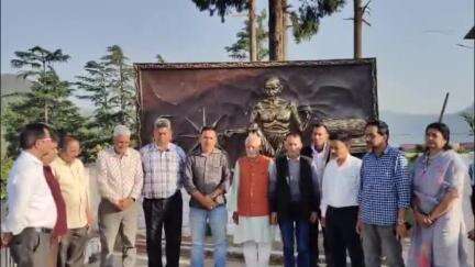 गरुड़: कौसानी में होटल एसोसिएशन ने पहलगाम में आतंकी हमले में मारे गए पर्यटकों को दी श्रद्धांजलि, घटना की घोर निंदा की
