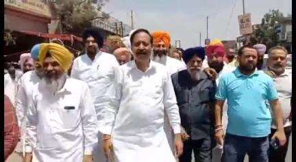 ਬਟਾਲਾ: ਪਹਿਲਗਾਮ ਵਿੱਚ ਹੋਏ ਅੱਤਵਾਦੀ ਹਮਲੇ ਦੇ ਵਿਰੋਧ ਵਿੱਚ ਅਕਾਲੀ ਦਲ ਨੇ ਬਟਾਲਾ ਚ ਅੱਤਵਾਦ ਅਤੇ ਪਾਕਿਸਤਾਨ ਦੇ ਖਿਲਾਫ ਕੀਤਾ ਰੋਸ ਪ੍ਰਦਰਸ਼ਨ