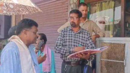 गंडई नगर पंचायत अध्यक्ष ने राजस्व वसूली और अतिक्रमण पर अपनाया कड़ा रुख, अवैध दुकानदारों पर कार्रवाई की तैयारी कर रहे हैं