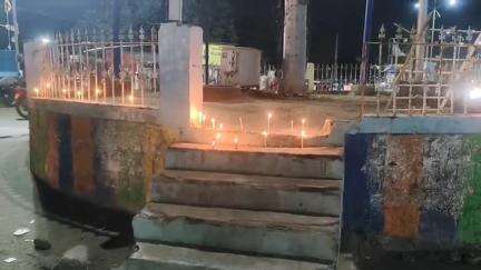 అసిఫాబాద్: ఉగ్రదాడిలో మరణించిన వారికి ఆసిఫాబాద్ జిల్లా కేంద్రంలో కొవ్వత్తులతో నివాళులర్పించిన వివిధ పార్టీల నాయకులు