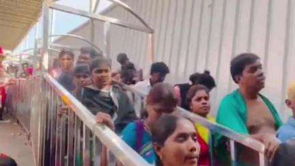 திருச்செந்தூர்: திருச்செந்தூர் கோவிலில் சுற்றுச்சூழல் விதிகளை பின்பற்றி கட்டுமான பணிகள் நடத்த வேண்டும் என்பது குறித்து நீதிமன்றம் உத்தரவு