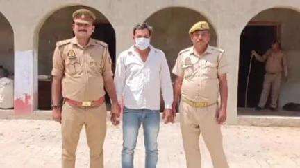 इकौना: अंधर पुरवा पुल से गैंगस्टर एक्ट से संबंधित एक वांछित अभियुक्त को किया गया गिरफ्तार