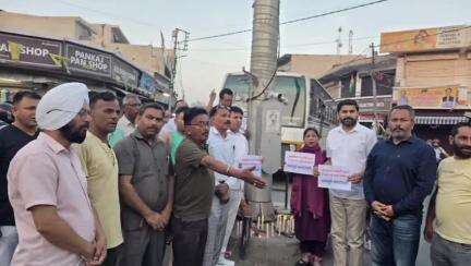 डोईवाला: कांग्रेस ने डोईवाला चौक पर श्रद्धांजलि सभा का आयोजन किया