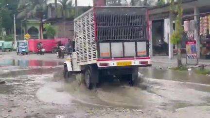 বিহপুৰীয়া: বঙালমৰা-শালমৰা বিধস্ত পথৰ বাবে যাতায়তৰ ক্ষেত্ৰত সমস্যাত পৰিছে প্রায় ২০ খনকৈ গাঁৱৰ ৰাইজ #jansamasya