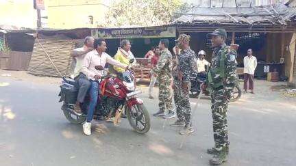 धनवार: एसडीओ अनिमेश रंजन के निर्देश पर गिरिडीह डीटीओ ने वाहन चेकिंग अभियान चलाया