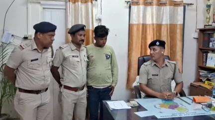 হেমতাবাদ: হেমতাবাদের চুরি যাওয়া অলঙ্কার উদ্ধার চোরের বাড়ি থেকে, চোরের জেল হেফাজত