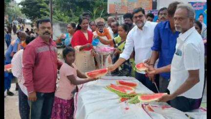 திருவொற்றியூர்: திருவொற்றியூர் ராஜாஜி நகர் 7வது வார்டு பகுதியில் அதிமுக சார்பில் நீர் மோர் பந்தல் திறக்கப்பட்டது