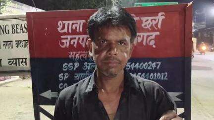 अतरौली: गुमशुदा बेटे की तलाश के लिए पीड़ित पिता ने छर्रा थाने में पुलिस को दिया प्रार्थना पत्र