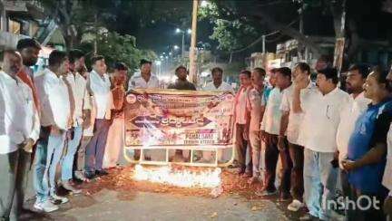 ಶ್ರೀನಿವಾಸಪುರ: ತಾಲೂಕು ಬಿಜೆಪಿ ಘಟಕದ ವತಿಯಿಂದ ಕಾಶ್ಮೀರದಲ್ಲಿ ಹುತಾತ್ಮರಾದವರಿಗೆ ಪಟ್ಟಣದಲ್ಲಿ ಭಾವಪೂರ್ವ ಶ್ರದ್ಧಾಂಜಲಿ