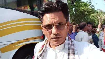 चतुर्भुज छपरा पैगम्बरपुर रोड फर्जी डायनेमिक लेबर सर्विस कार्यालय द्वारा भूटान ले जाने हेतु 44 मजदूरों के साथ की 528000 रुपये की ठगी